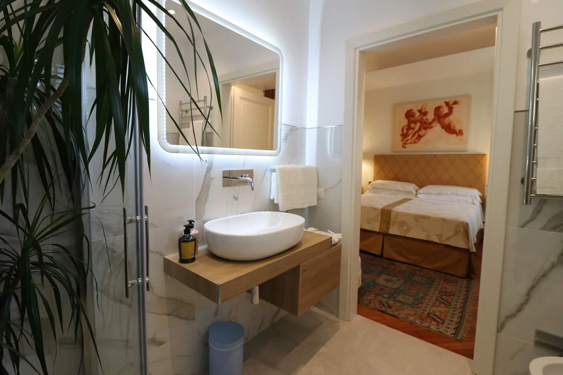 Camera Gialla — il bagno privato (2)